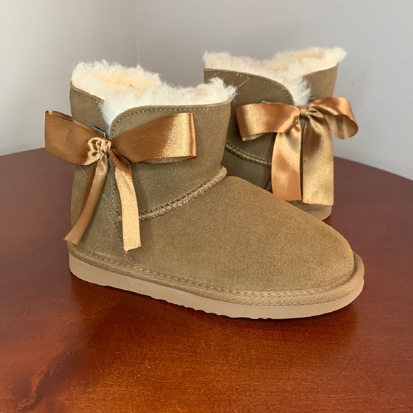 BearPaw Other - Girls size 12 BearPaw Boots